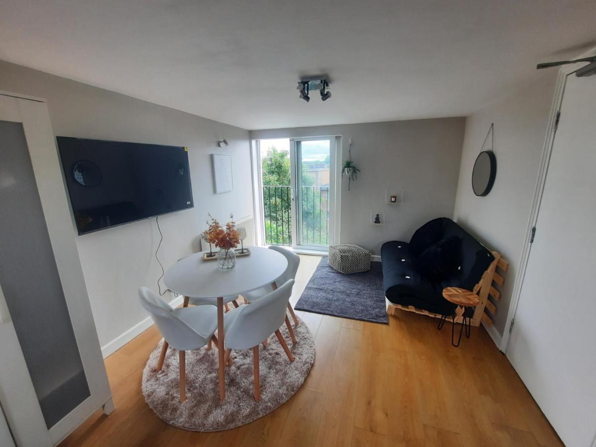 Alross Studio Flat / Private Bathroom Londen Buitenkant foto